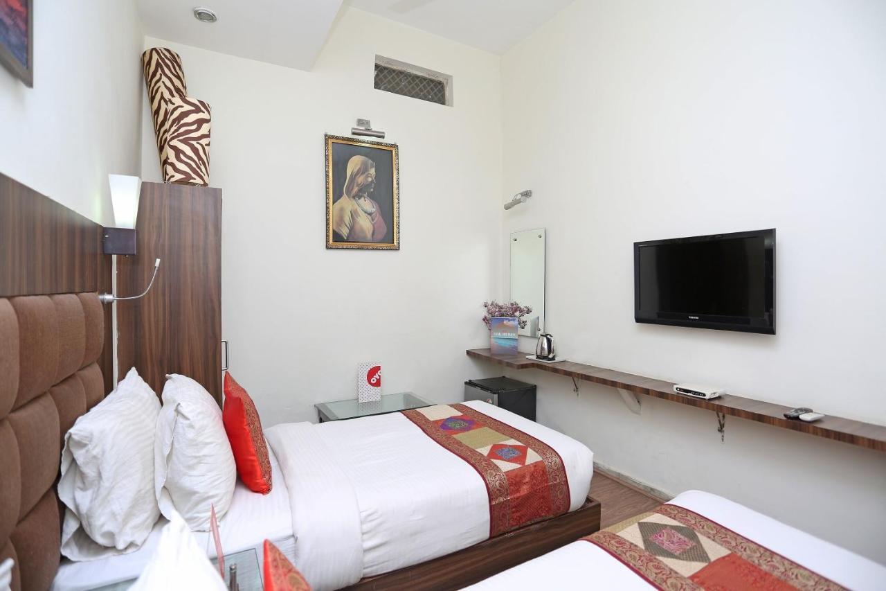 โอโย 15201 เดอะ มาร์ค บลู Hotel Tajganj ภายนอก รูปภาพ